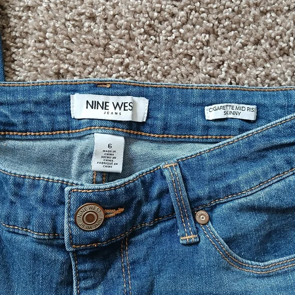 Nine West Mid Rise Skinny Jeans | Medium Wash Size 6 - Picture 4 of 6